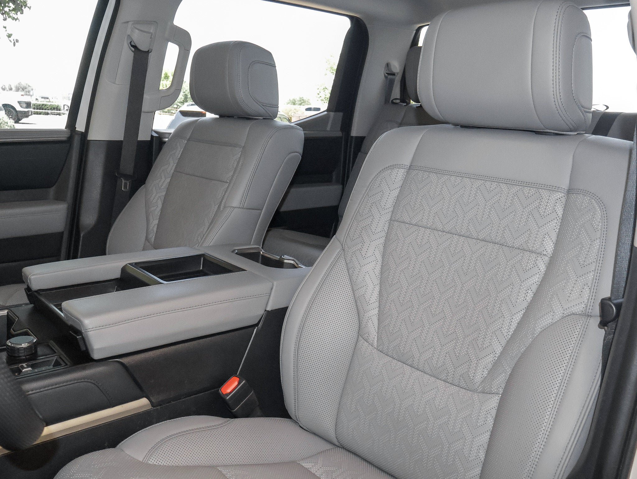 Used 2024 Toyota Tundra Limited AWD/4WD image 24