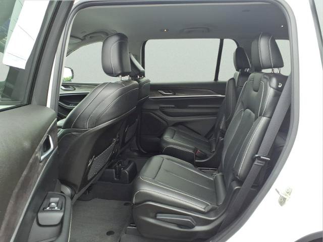 Used 2023 Jeep Grand Cherokee L Limited AWD/4WD image 9