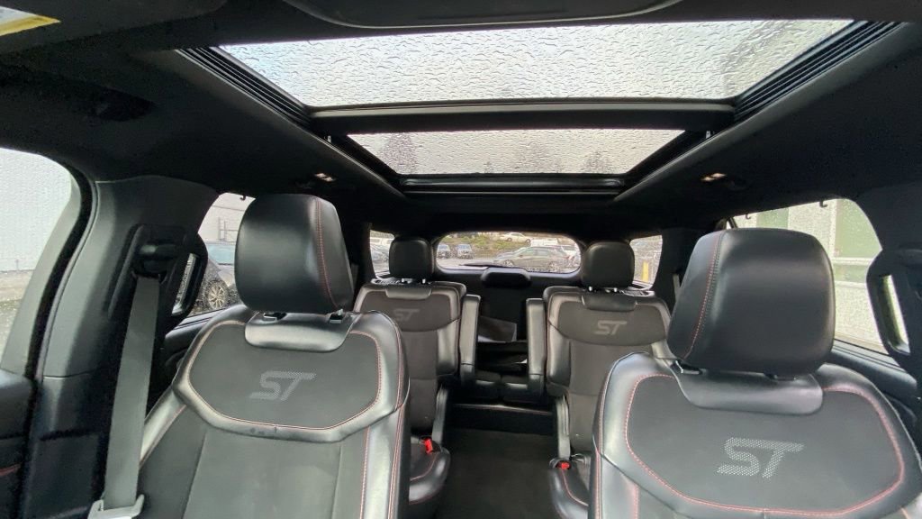 Certified 2025 Ford Explorer ST image 30