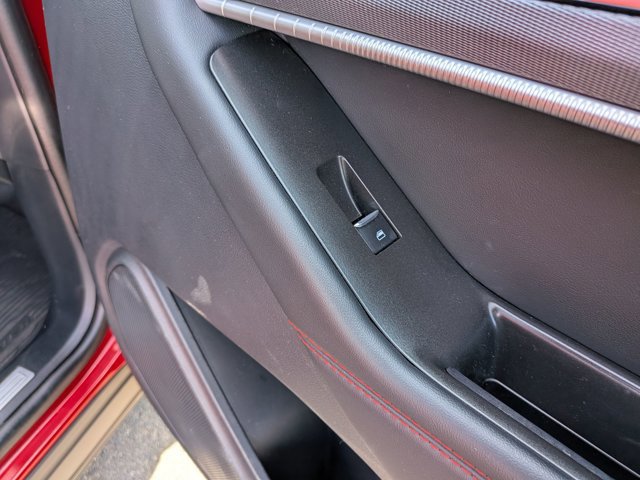 Certified 2025 Ford Explorer ST-Line image 34