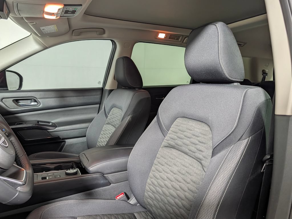 Used 2022 Nissan Pathfinder SV w/ SV Premium Package AWD/4WD image 25