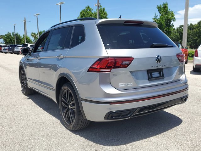 Used 2022 Volkswagen Tiguan SE R-Line image 2