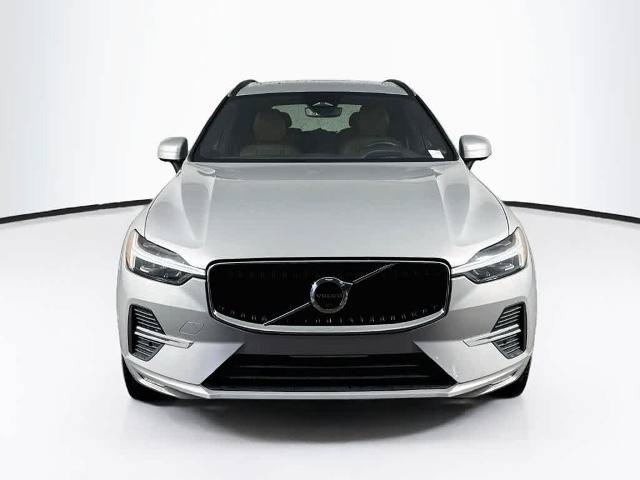 Used 2022 Volvo XC60 B5 Momentum w/ Advanced Package FWD image 6