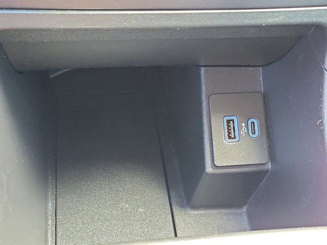 Certified 2024 Ford Edge SE w/ Black Appearance Package image 25