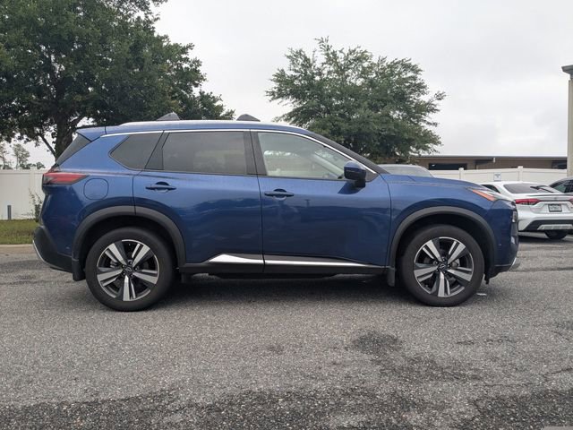 Used 2023 Nissan Rogue Platinum w/ Platinum Premium Package FWD image 2