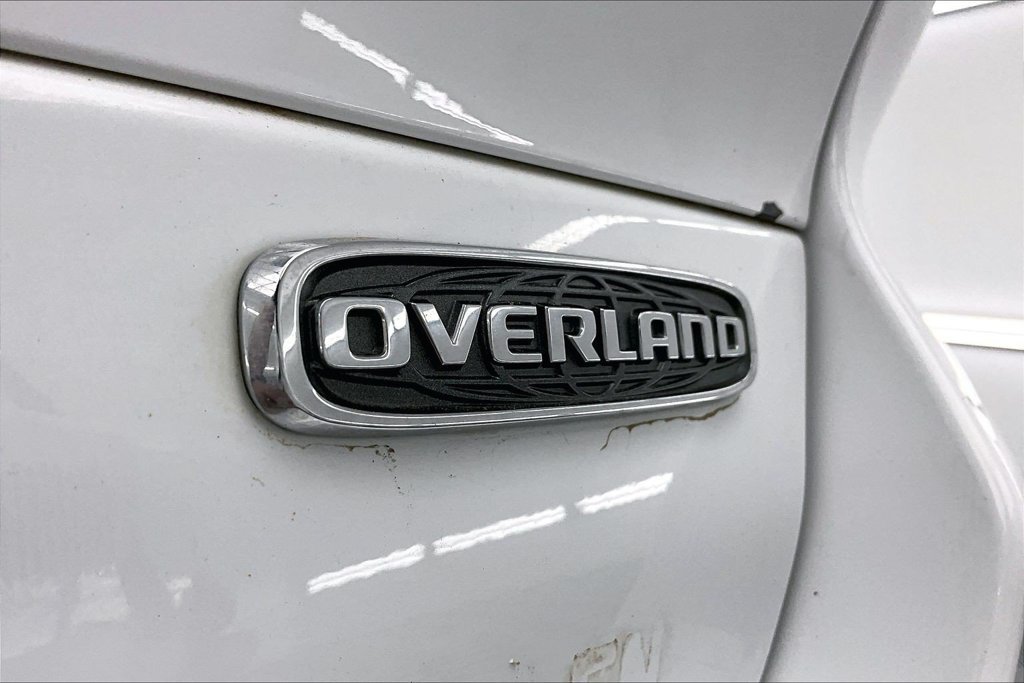 Used 2022 Jeep Grand Cherokee L Overland w/ Luxury Tech Group IV AWD/4WD image 8