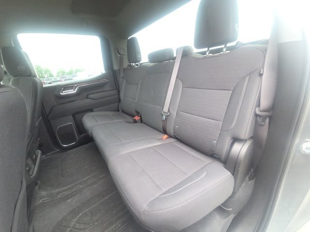 Used 2023 Chevrolet Silverado 1500 RST w/ Redline Edition AWD/4WD image 13