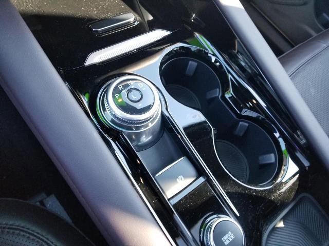 Certified 2025 Ford Explorer Platinum w/ Ultimate Package image 21