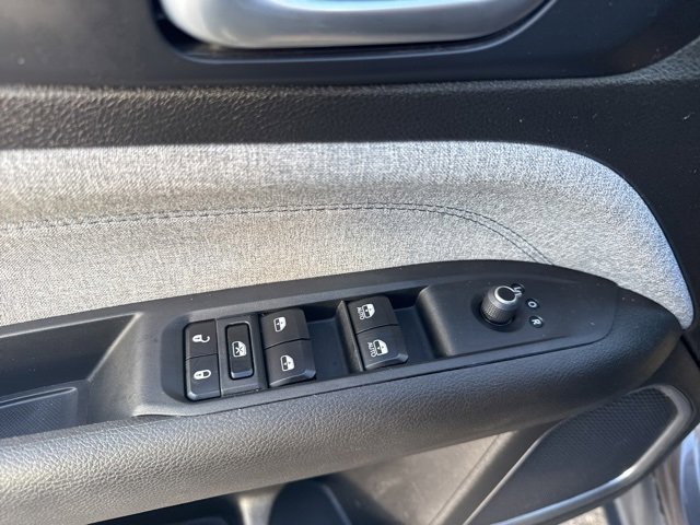 Used 2024 Jeep Compass Latitude image 15