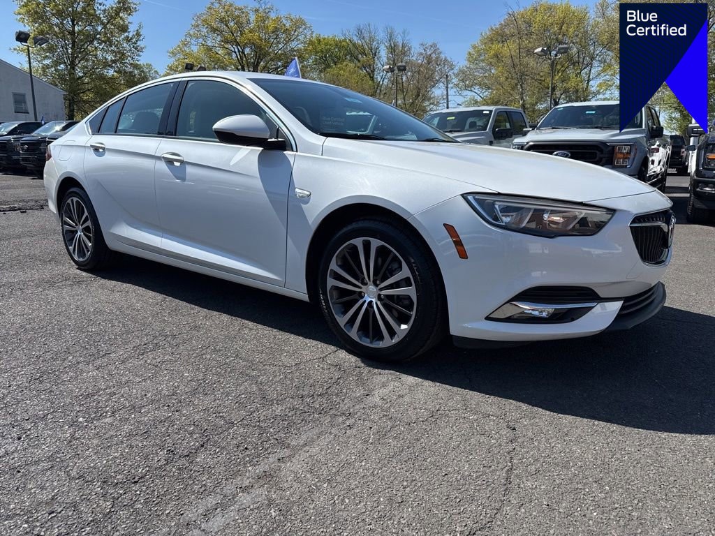 Used 2018 Buick Regal Essence w/ Sights and Sounds Package FWD image 1