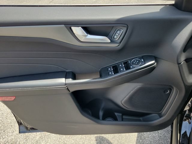 Certified 2025 Ford Escape SE FWD image 23