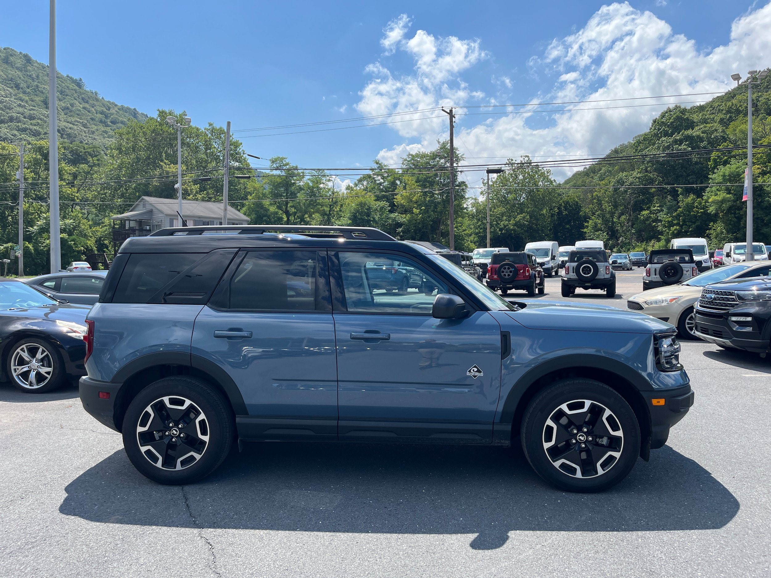 Certified 2024 Ford Bronco Sport Outer Banks w/ Tech Package AWD/4WD image 5