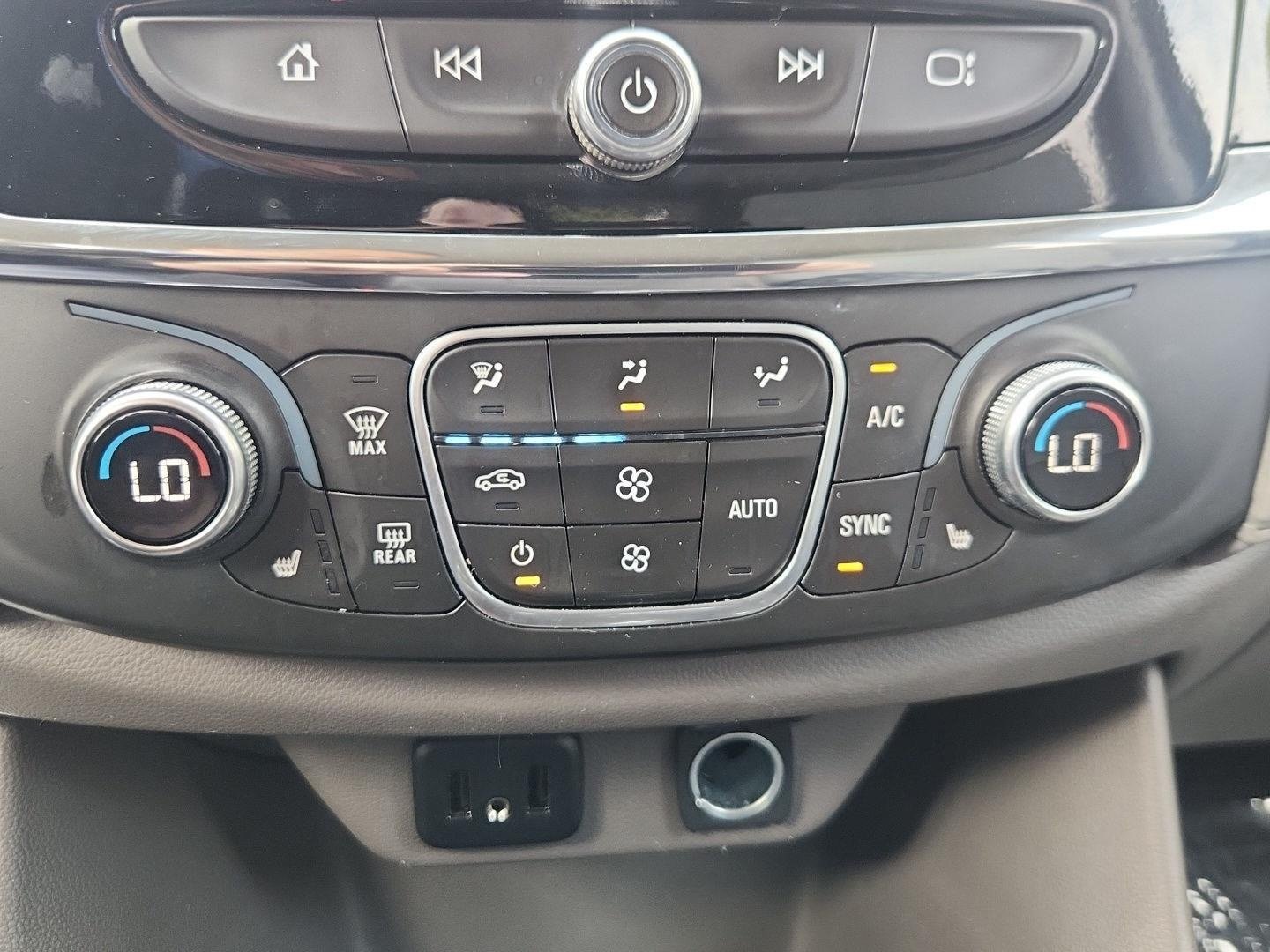 Used 2018 Chevrolet Traverse LT FWD image 25