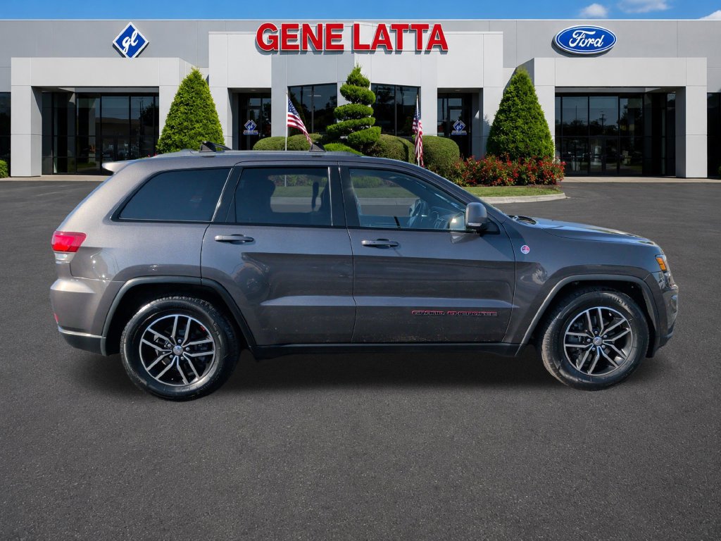 Used 2017 Jeep Grand Cherokee Trailhawk AWD/4WD image 8