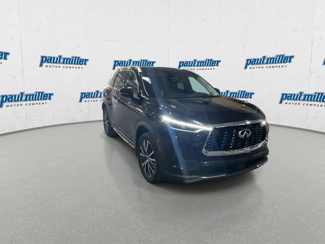 Used 2023 INFINITI QX60 Sensory w/ Vision Package AWD/4WD image 3