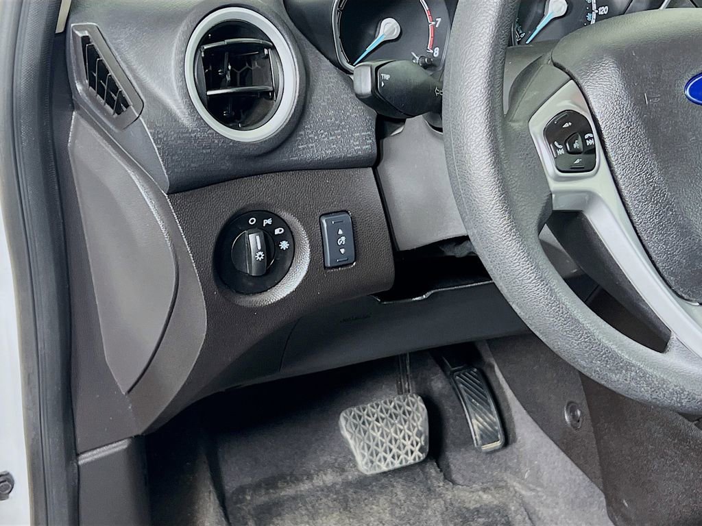 Certified 2017 Ford Fiesta SE FWD image 10