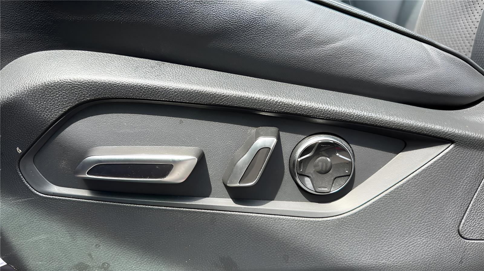 Used 2024 Acura MDX A-Spec image 24