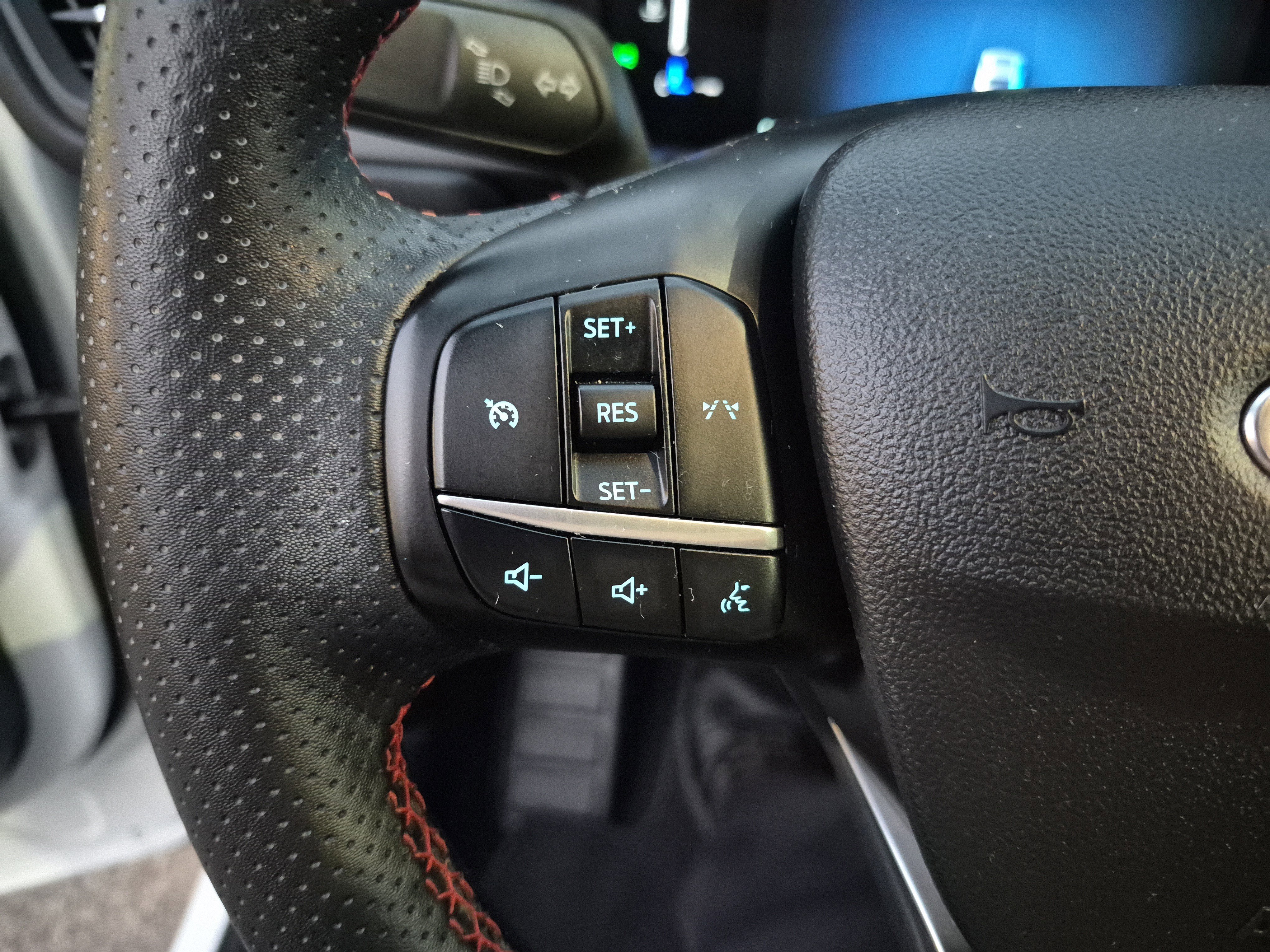 Certified 2024 Ford Escape ST-Line w/ Equipment Group 301A image 27