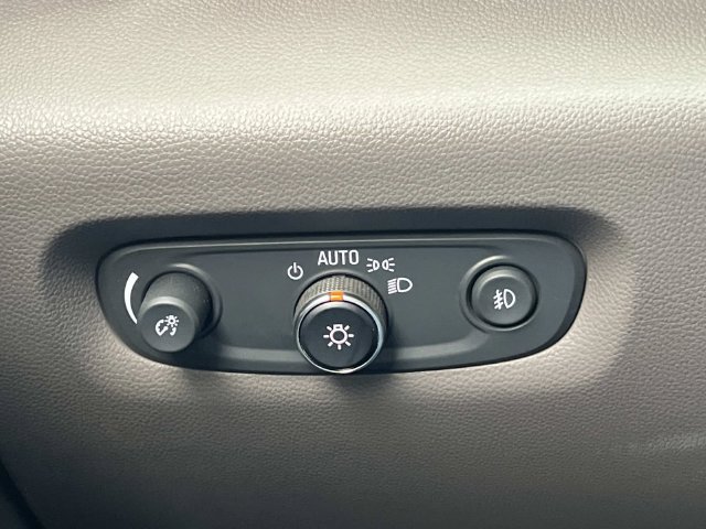 Used 2019 Chevrolet Traverse LT FWD image 31