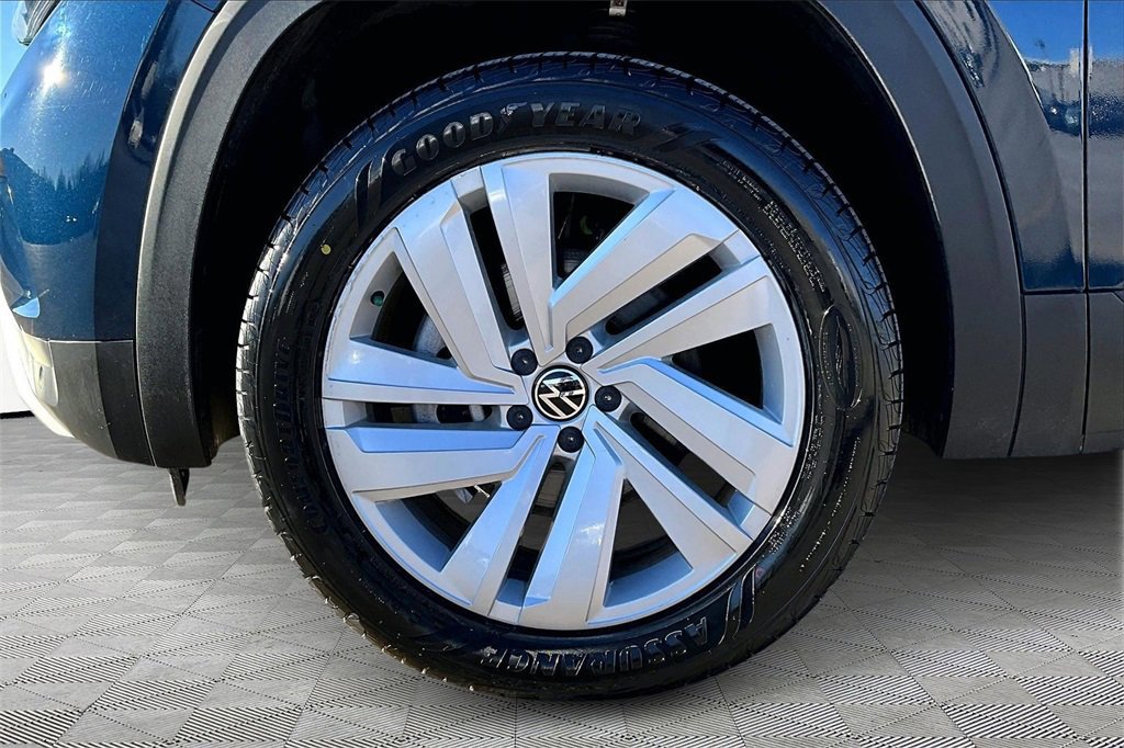 Used 2023 Volkswagen Atlas Cross Sport SE w/ Panoramic Sunroof Package image 11