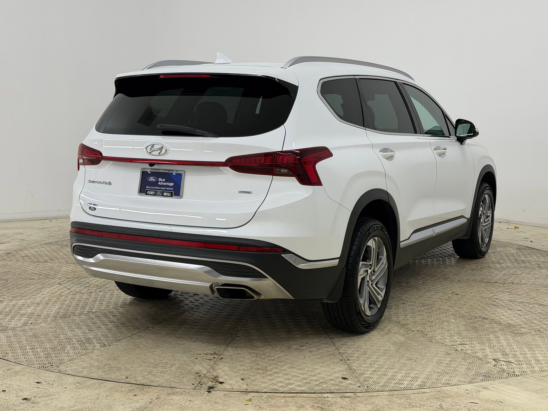 Used 2022 Hyundai Santa Fe SEL w/ Convenience Package image 9