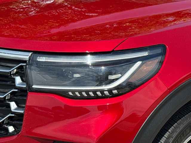 Certified 2025 Ford Explorer Platinum RWD image 4