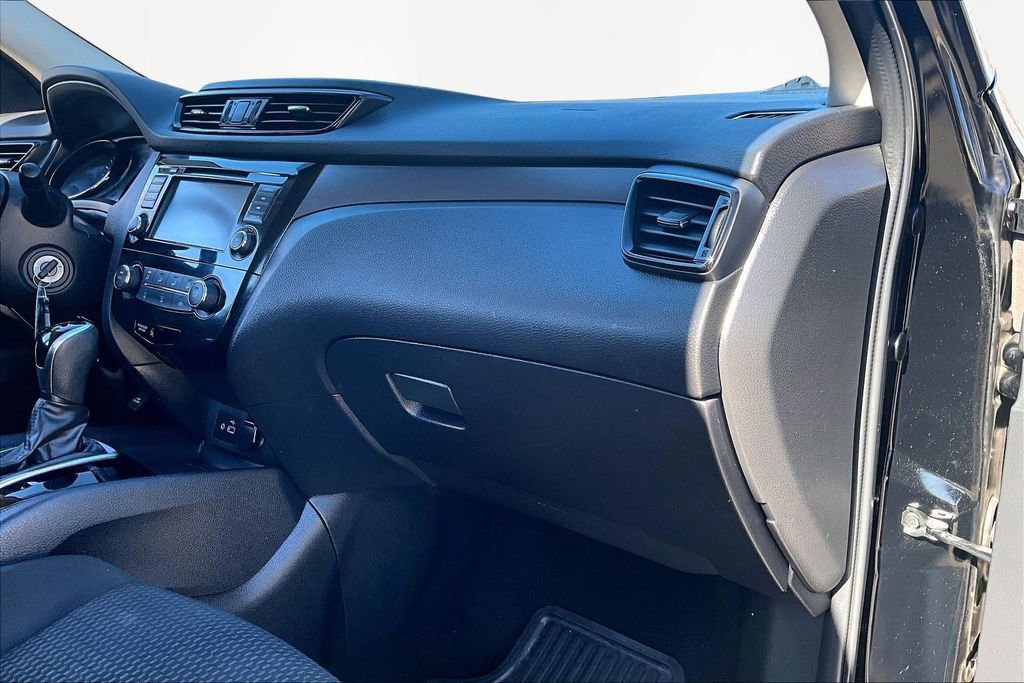 Used 2022 Nissan Rogue Sport S FWD image 16