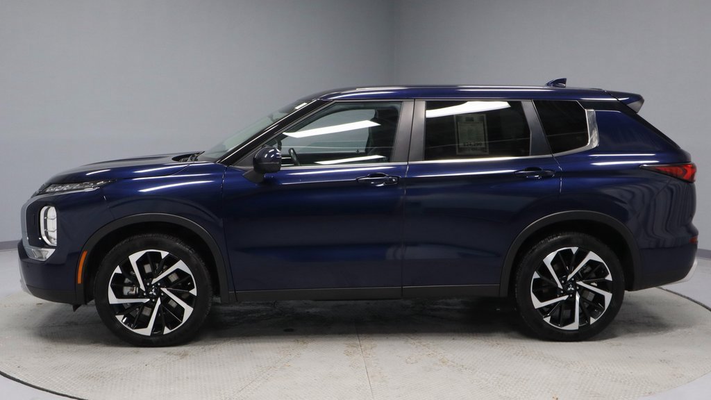 Used 2024 Mitsubishi Outlander SE image 9