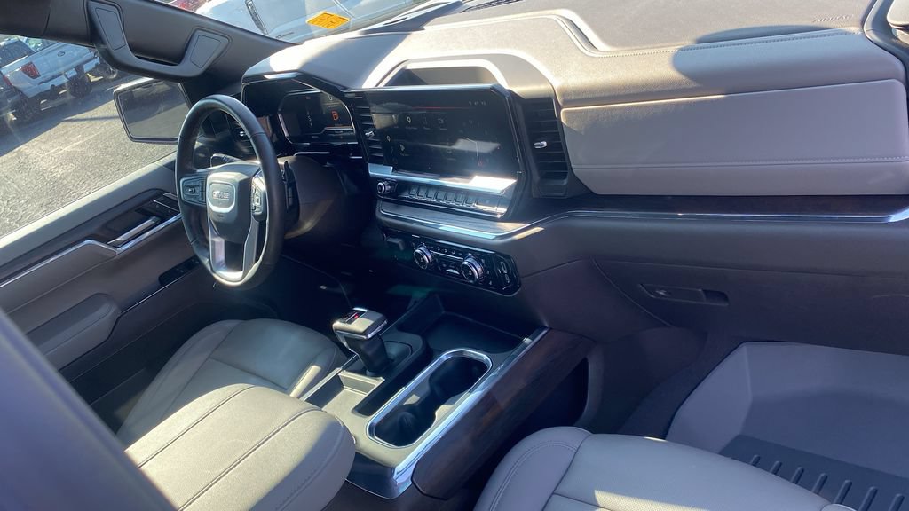 Used 2024 GMC Sierra 1500 SLT w/ SLT Premium Plus Package AWD/4WD image 11