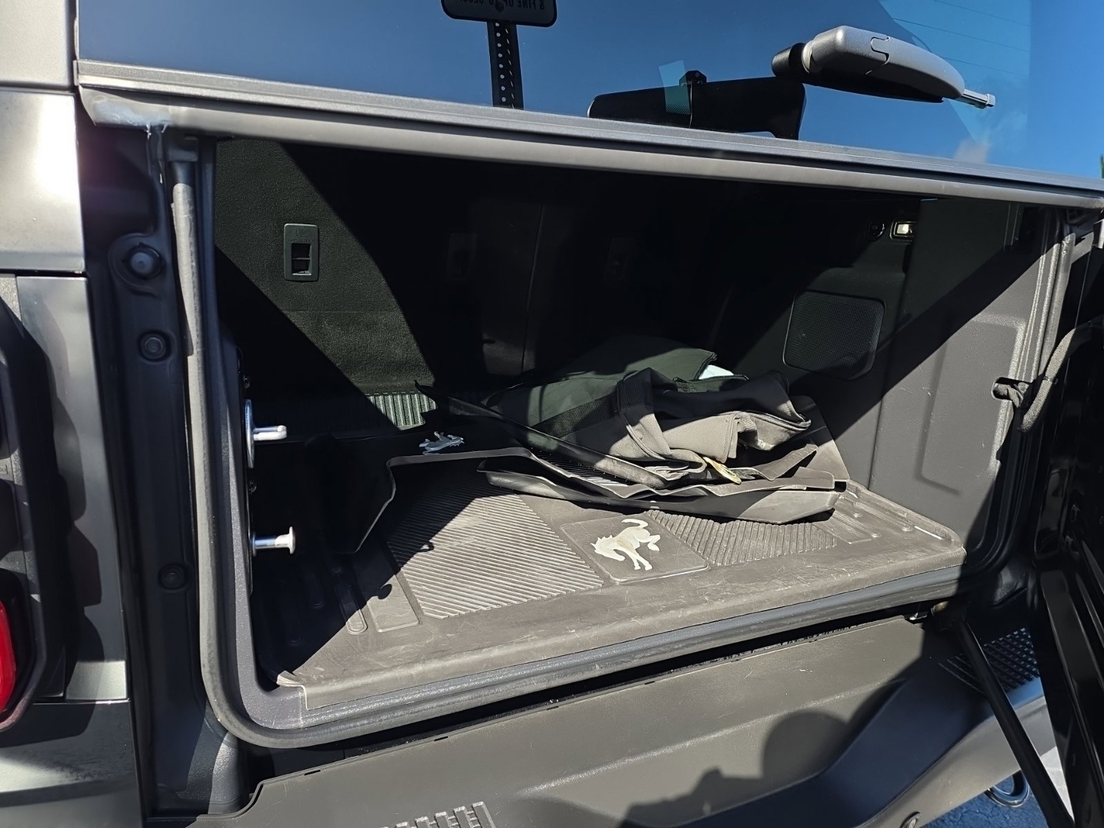 Certified 2024 Ford Bronco Raptor w/ Interior Carbon Fiber Pack 6 AWD/4WD image 8