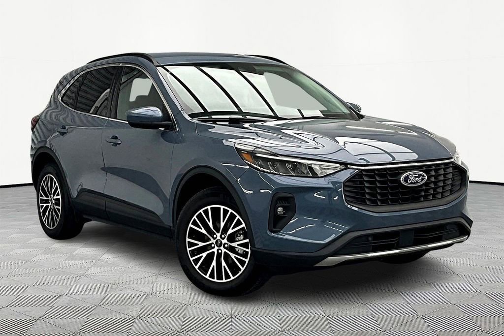 Certified 2025 Ford Escape SE image 5