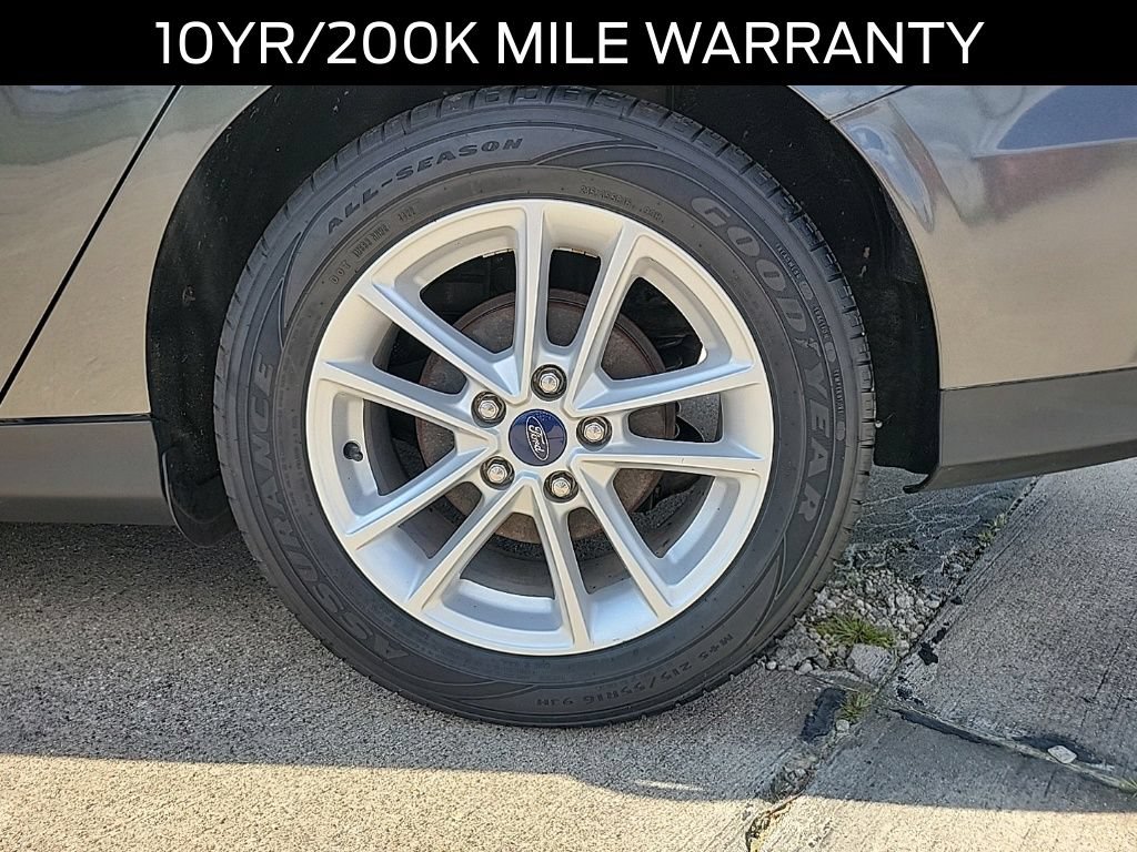 Certified 2018 Ford Focus SE FWD image 5