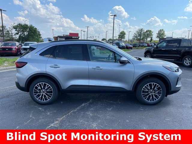 Certified 2024 Ford Escape SE w/ PHEV Premium Package image 2