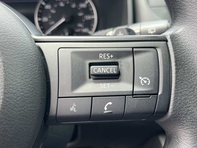 Used 2023 Nissan Rogue S AWD/4WD image 35