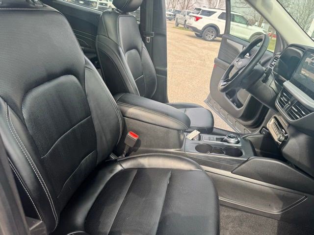 Certified 2024 Ford Escape Platinum w/ Class II Trailer Tow Package image 36