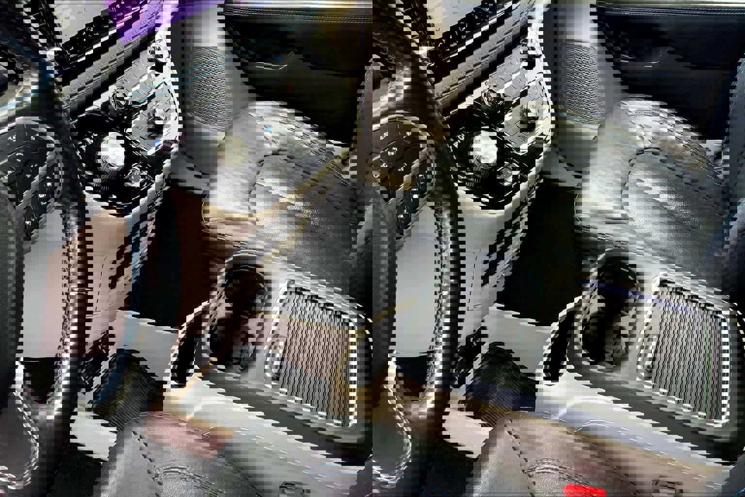 Used 2021 Chrysler Pacifica Touring-L image 18