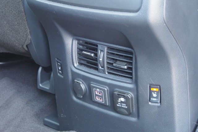 Used 2023 Nissan Titan PRO-4X w/ Pro-4x Convenience Package AWD/4WD image 16