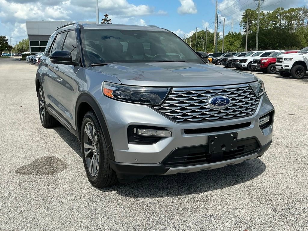 Certified 2020 Ford Explorer Platinum w/ Premium Technology Package AWD/4WD image 11