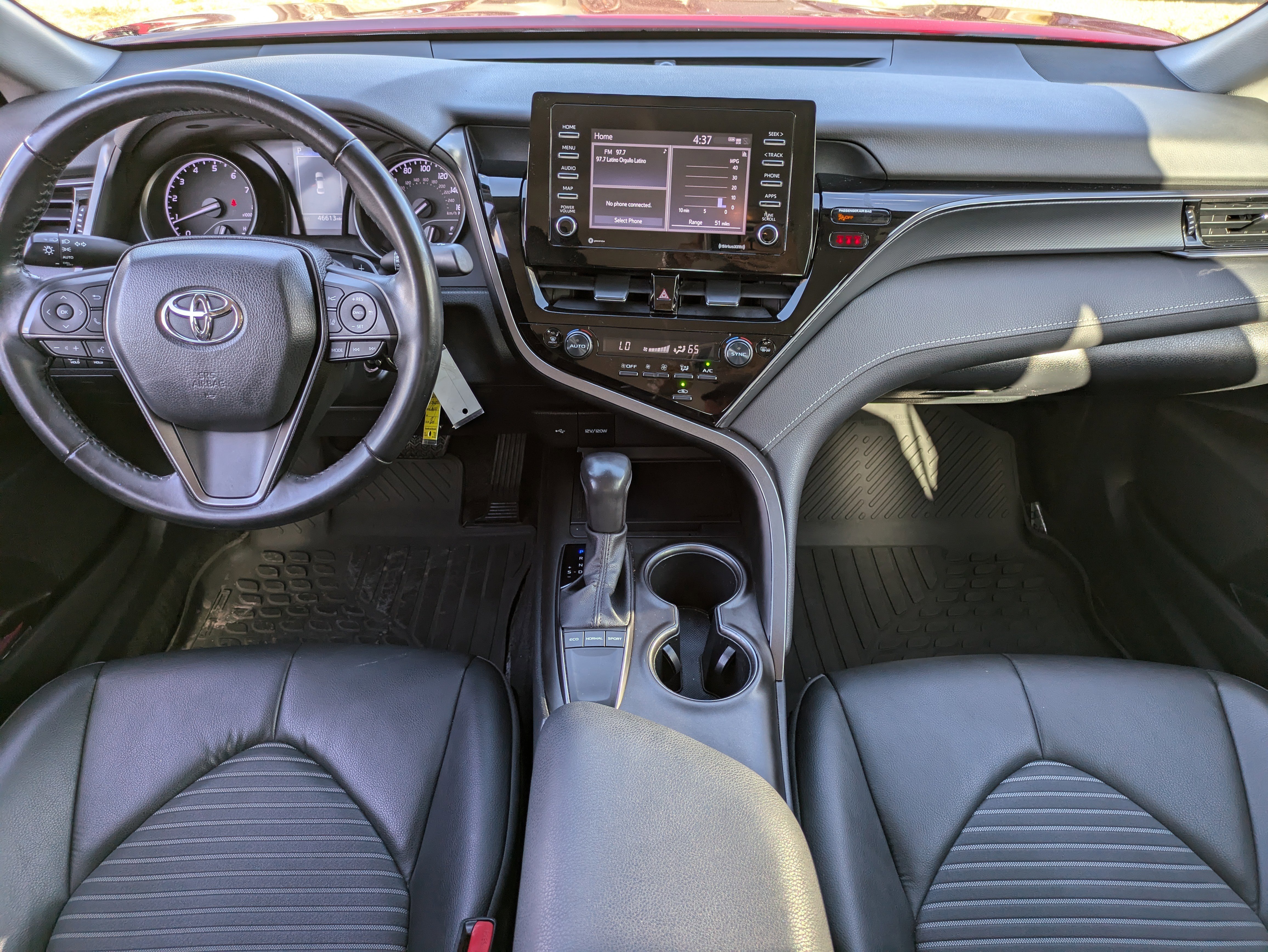 Used 2023 Toyota Camry SE image 15