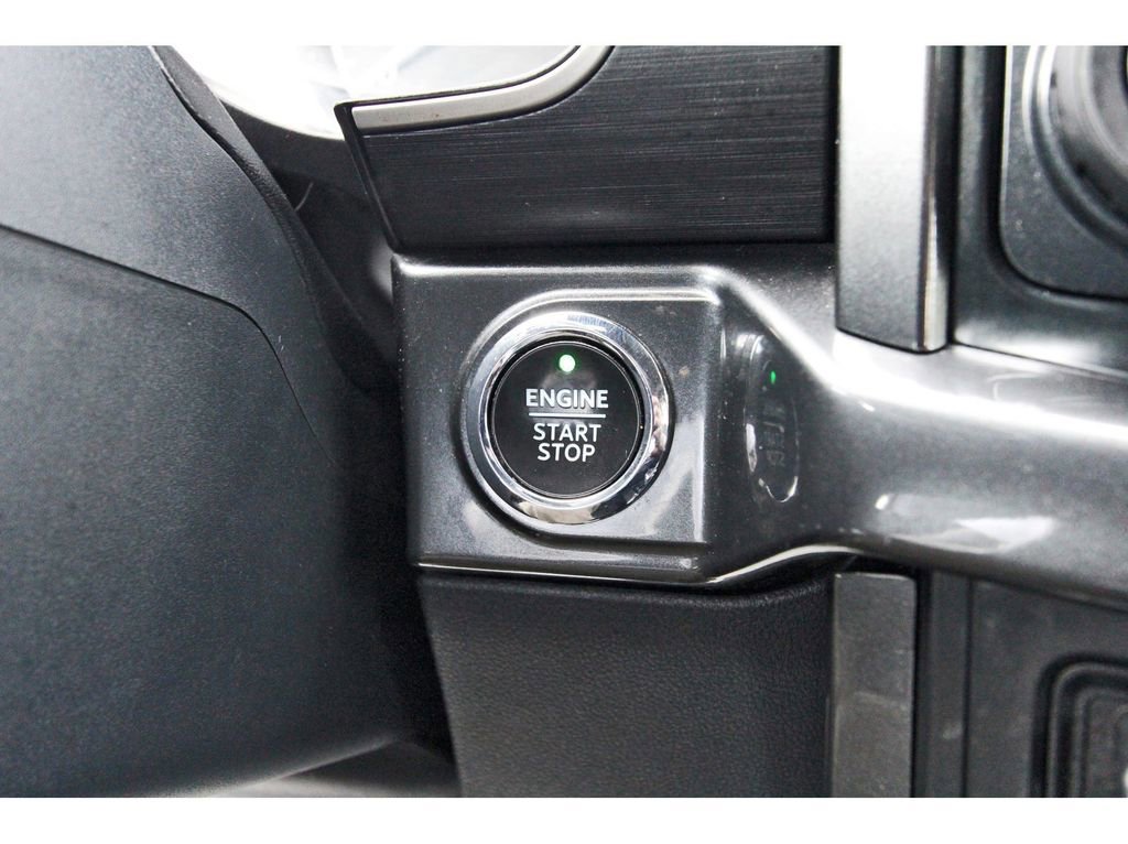 Certified 2022 Ford F150 XLT w/ Equipment Group 302A High image 20