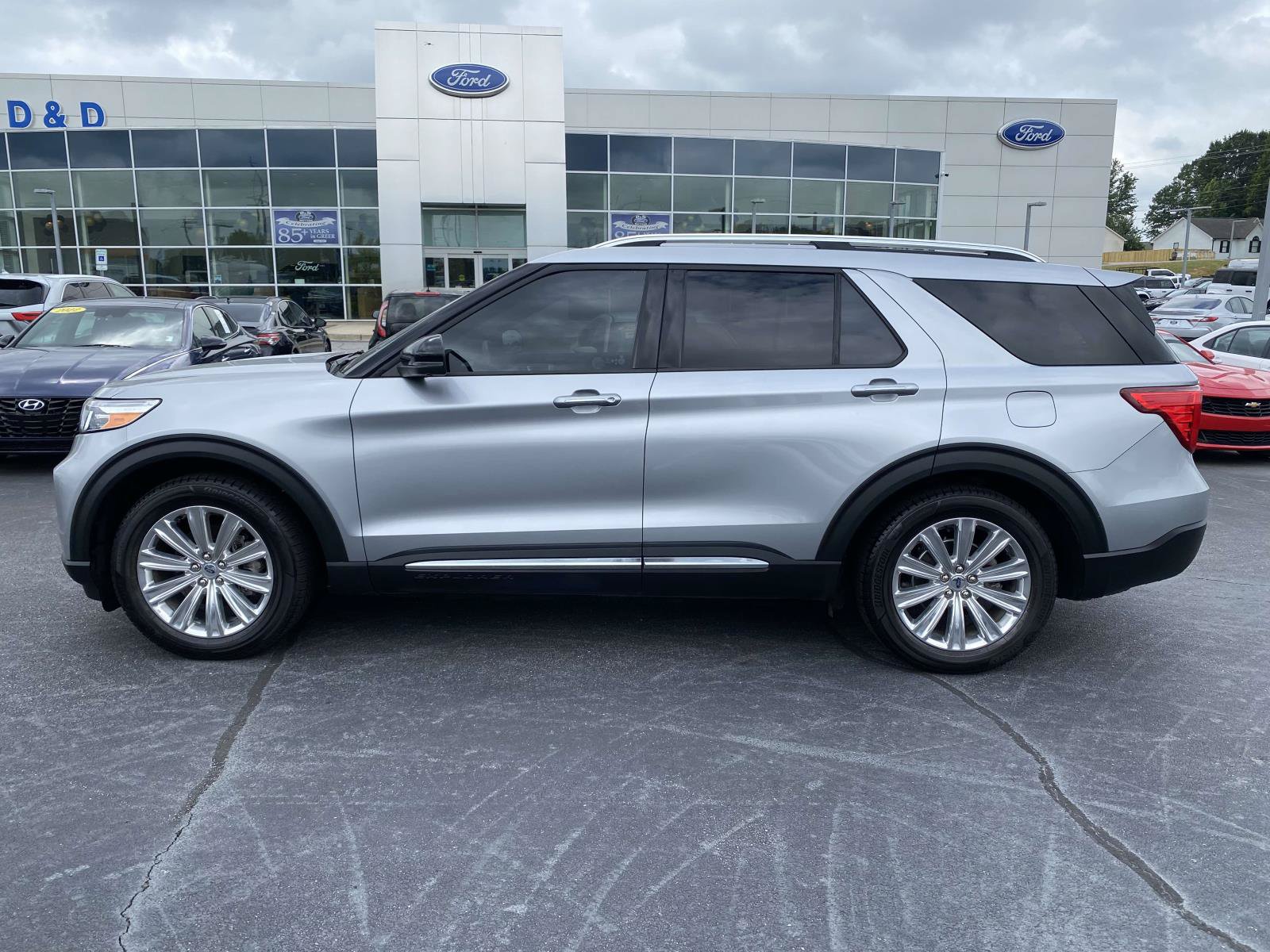 Certified 2020 Ford Explorer Limited w/ Class III Trailer Tow Package RWD image 4