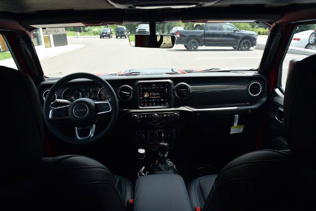 Used 2023 Jeep Wrangler Unlimited Rubicon 4xe w/ Cold Weather Group AWD/4WD image 16