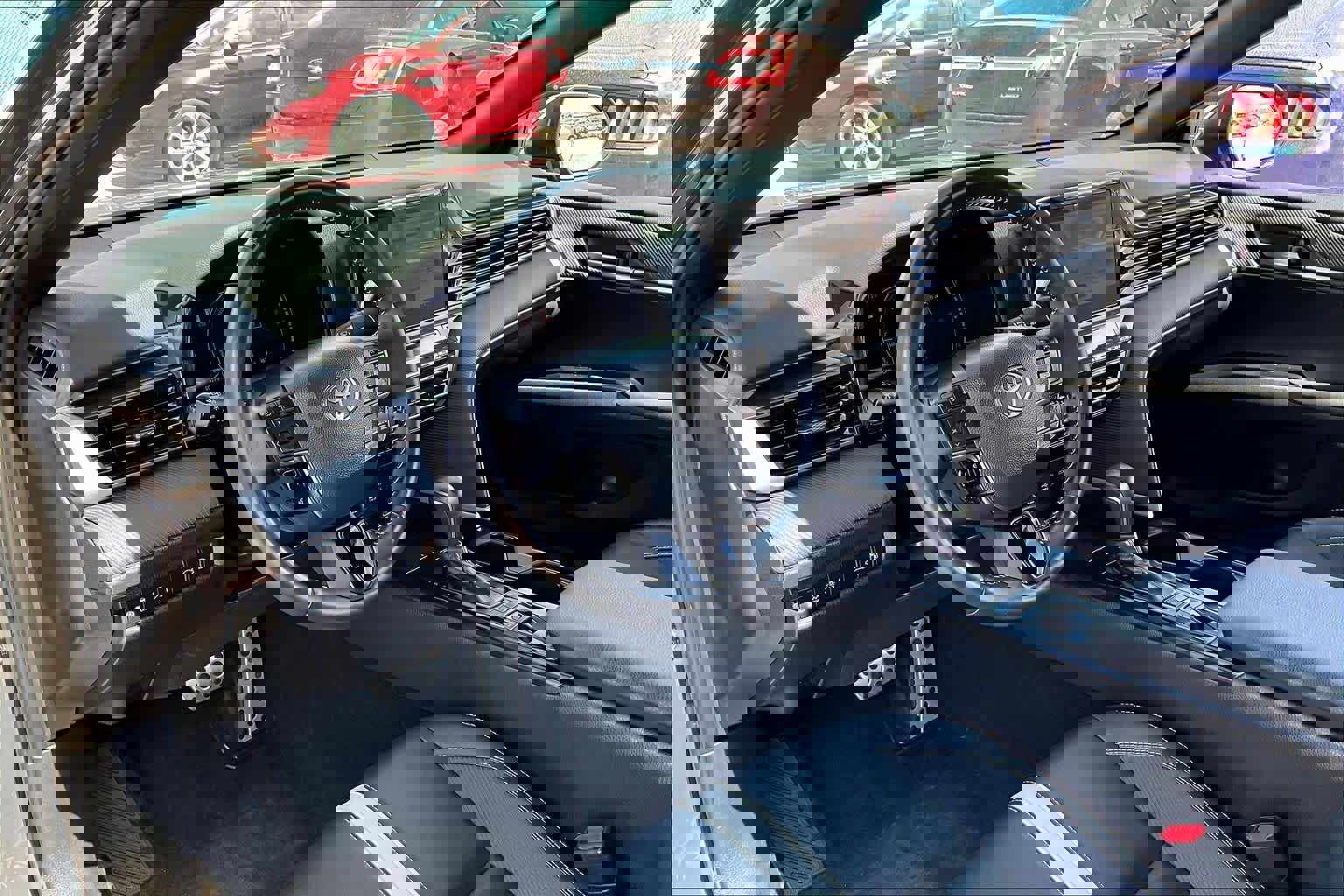 Used 2025 Toyota Camry SE image 16