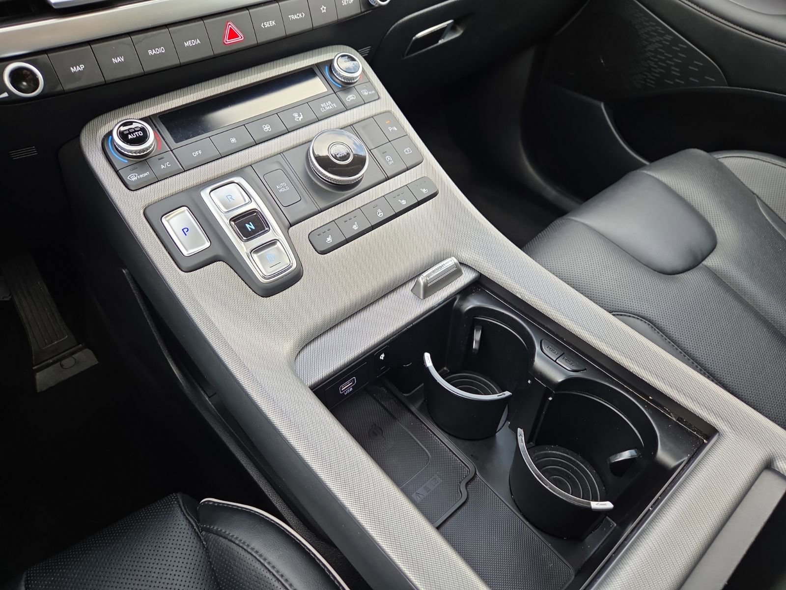 Used 2024 Hyundai Palisade SEL image 25