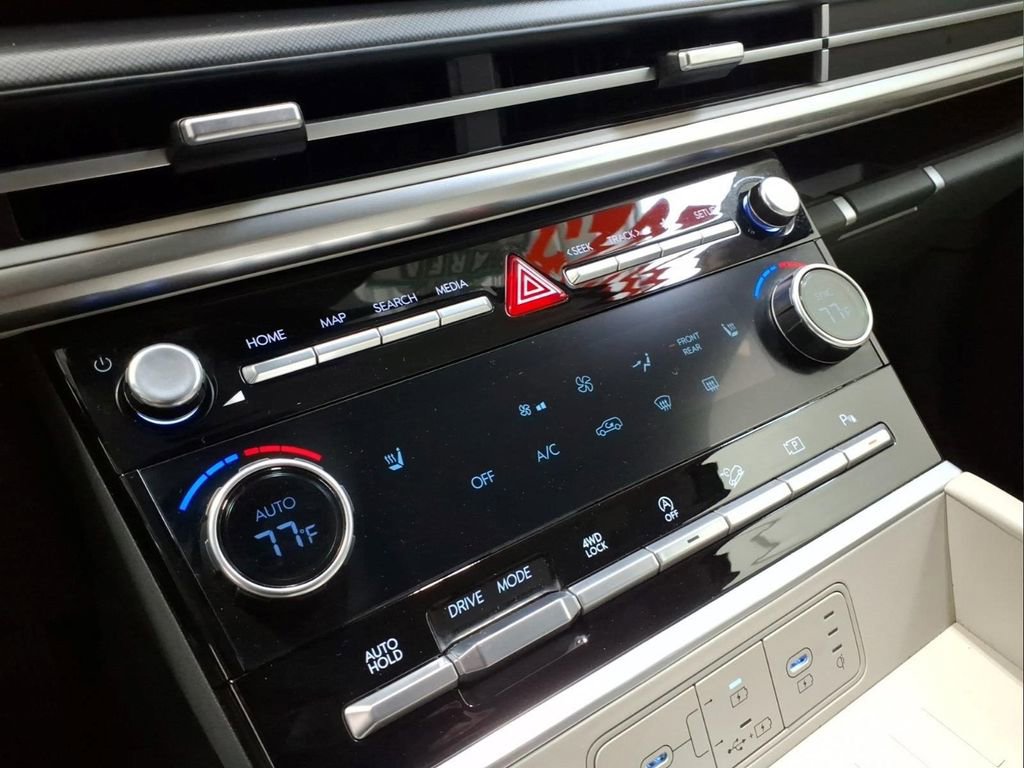 Used 2025 Hyundai Santa Fe SEL AWD/4WD image 8