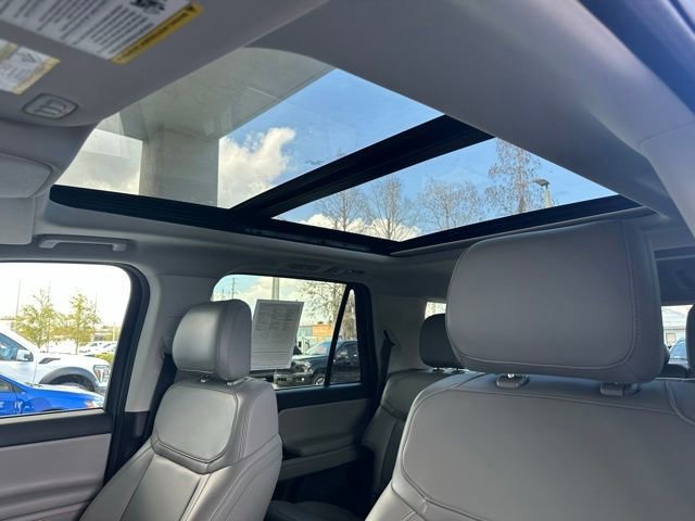 Certified 2025 Ford Expedition Active image 8