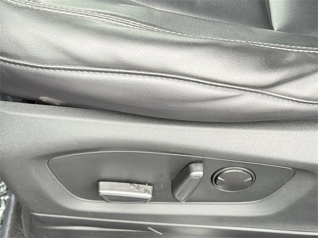 Certified 2021 Ford Explorer XLT w/ Equipment Group 202A image 7