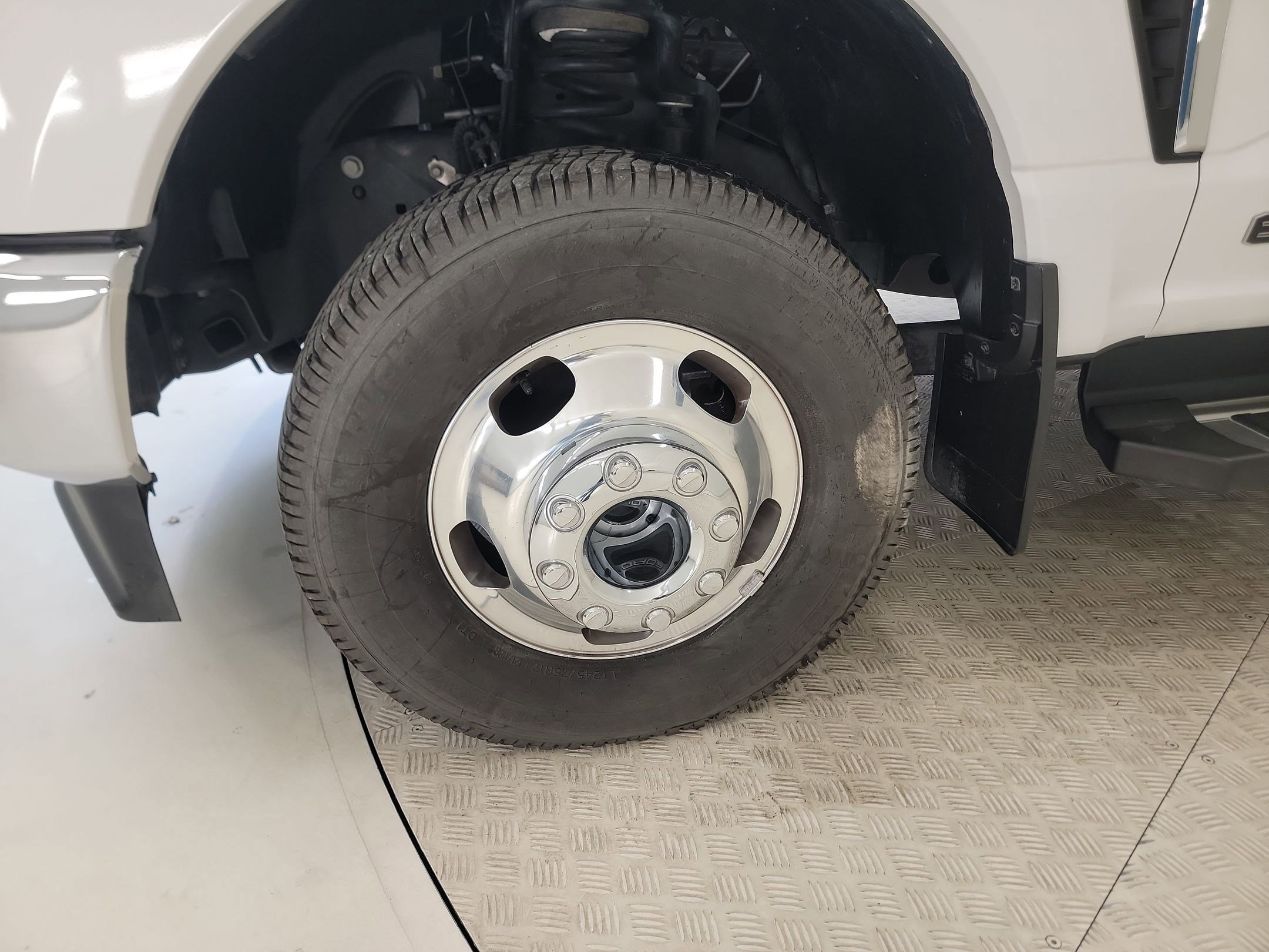 Certified 2023 Ford F350 Lariat image 9