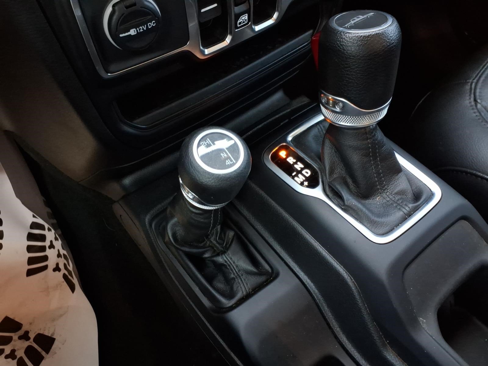 Used 2023 Jeep Gladiator Sport AWD/4WD image 25