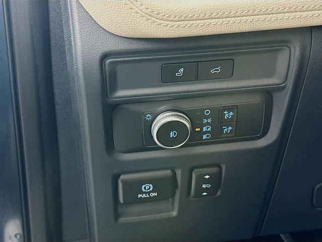 Certified 2022 Ford Expedition Limited image 15